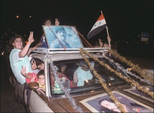 20 آگوست 1980 - شادمانی از پایان جنگ 8 ساله در شهر بغداد پس از آتش بس 
