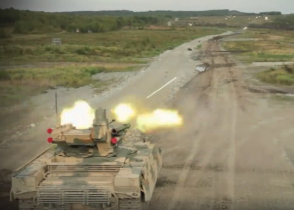 روسیه ویدیویی از تانک جدید این کشور با نام ترمیناتور (Terminator) را منتشر کرده که می تواند در برابر انفجارهای هسته ای مقاومت کرده و توانایی هدف قرار دادن هواپیماها در آسمان را نیز داراست.