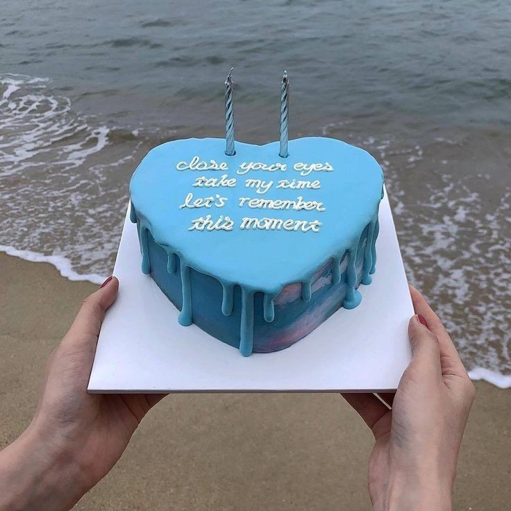 کیک تولد قلب آبی دو نفره