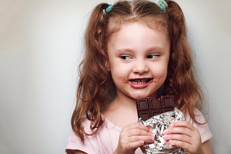شکلات برای کودکان زیر یک سال ممنوع است