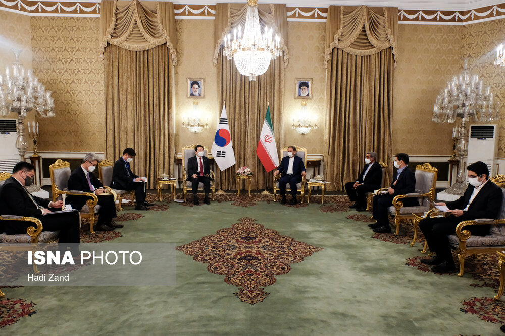 دست به قلم بودن دیپلمات های کره جنوبی در تهران! + عکس