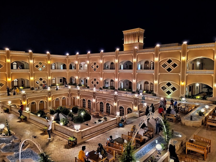 رزرو هتل های یزد و اصفهان در سایت رهی نو 