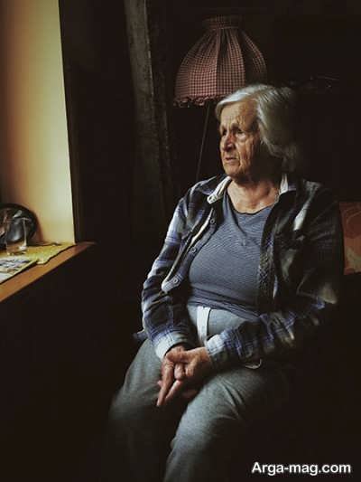 علت احساس تنهایی در زنان سالمند