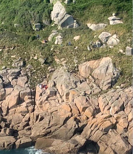 حیرت پزشکان اززنده ماندن زن جوان پس از سقوط از صخره + عکس