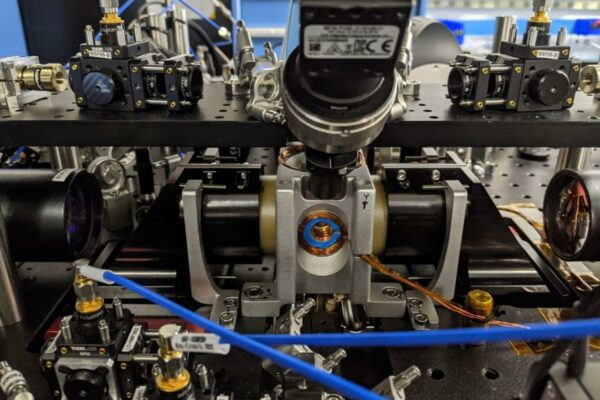 ساخت پردازنده کوانتومی ۱۰۰ کیوبیتی با دمای نزدیک به صفر مطلق