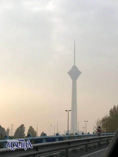 تصاویر | برج میلاد در محاصره گرد و غبار و آلودگی