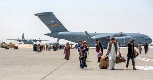 پروازهای تخلیه آمریکا در افغانستان تعلیق شد