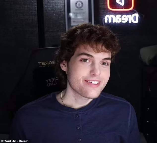 یوتیوبر معروف سازنده ویدیوهای بازی ماینکرفت بعد از ۸ سال چهره‌اش را نشان داد