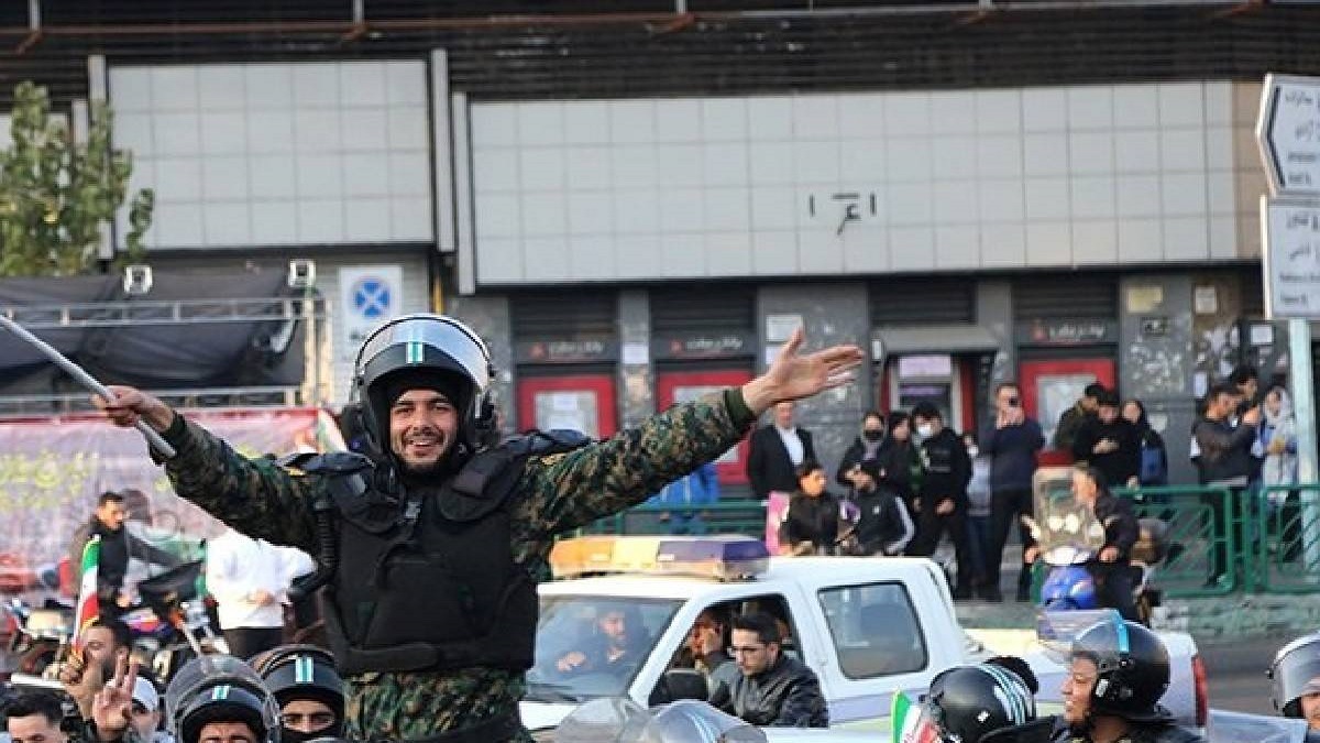 ببینید: رقص کردی ماموران یگان ویژه بعد از برد ایران مقابل ولز [+فیلم]