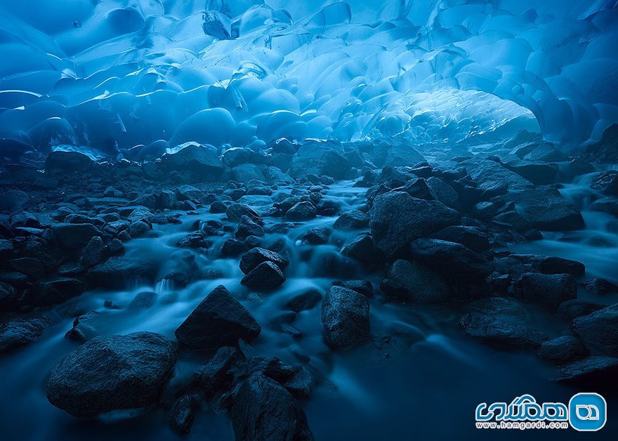 غار یخی مندن هال در آلاسکا 2