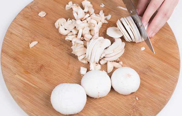 طرز تهیه املت قارچ خوشمزه به ۶ روش مختلف