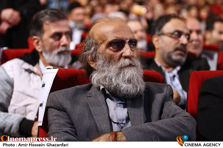 کریم اکبری مبارکه:
                    در وضعیت فعلی تئاتر تنها با حمایت دولتی زنده می‌ماند