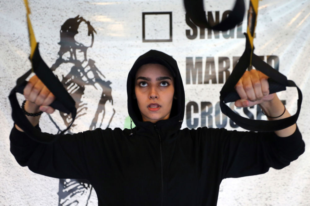 روی آوردن د‌ختران عربستانی به ورزش بدنسازی + عکس