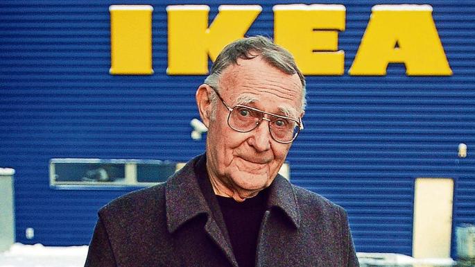 اینگوار کامپراد موسس کمپانی IKEA در خانواده ای به شدت فقیر در شهری کوچک در سوئد به دنیا آمد و در کودکی برای کمک به خانواده کبریت می فروخت.