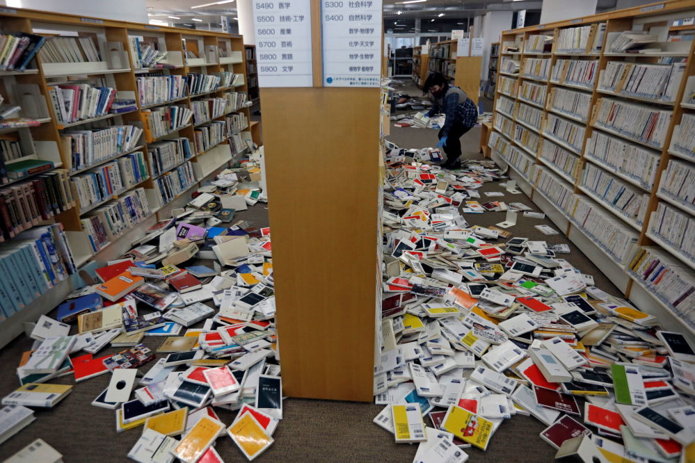 خرابی های زمین لرزه در فوکوشیمای ژاپن + عکس
