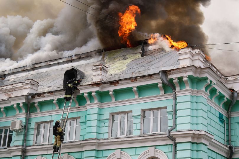 پزشکان روسی علیرغم آتش سوزی در بیمارستان، جراحی قلب بیمار را رها نکردند