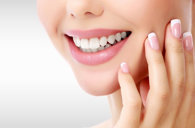 خمیر دندان سفید کننده یک راهکار عالی برای سفیدی دندان