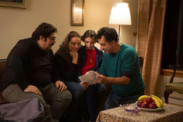 روز دوم جشنواره فیلم فجر در سینمای رسانه ؛ فیلم‌ها و حاشیه‌ها (+عکس)