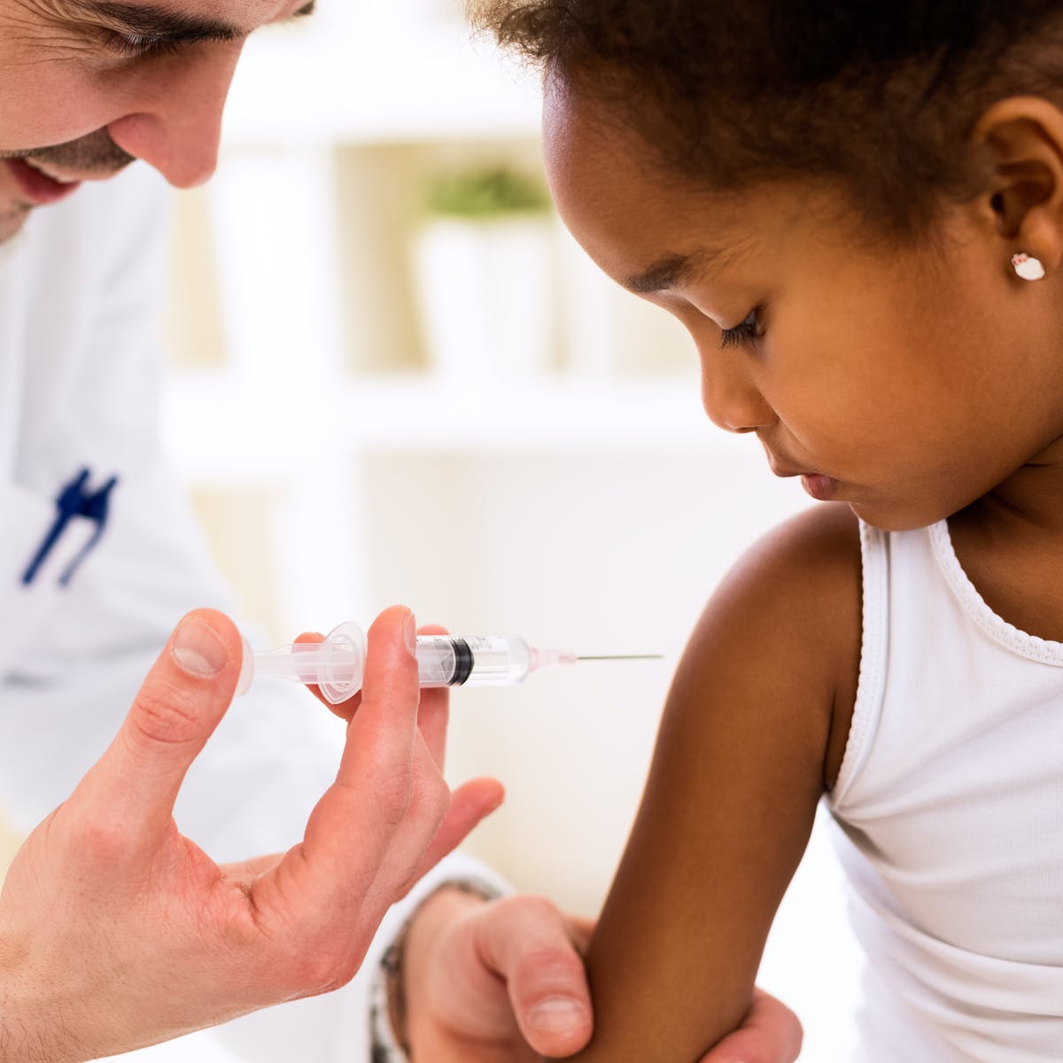 نظر سازمان جهانی بهداشت درباره واکسیناسیون کودکان در برابر کرونا
