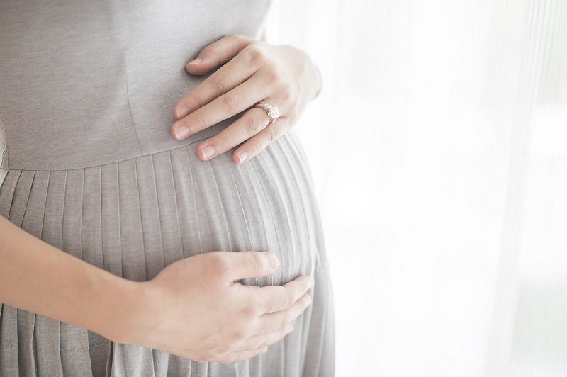 کرونا تهدیدی برای سلامت مادر و جنین/ زنان باردار درصورت داشتن علائم به پزشک مراجعه کنند