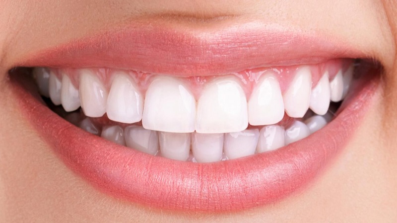 مواد غذایی مفید برای سلامت دهان و دندان را بشناسید