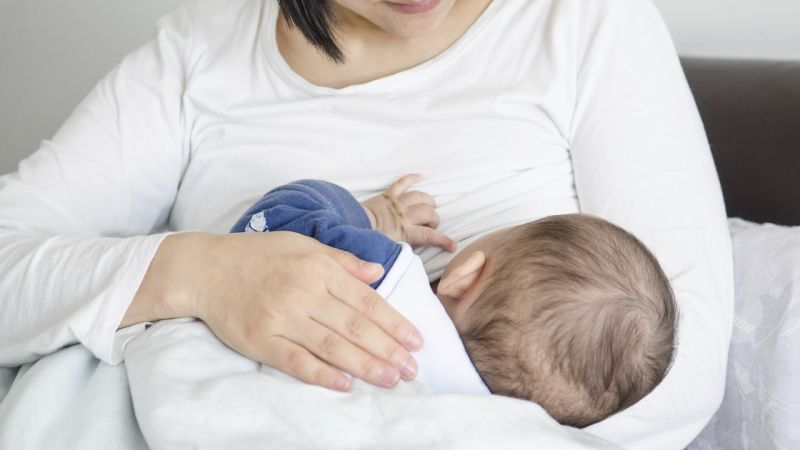 فواید تغذیه کودکان با شیر مادر چیست؟