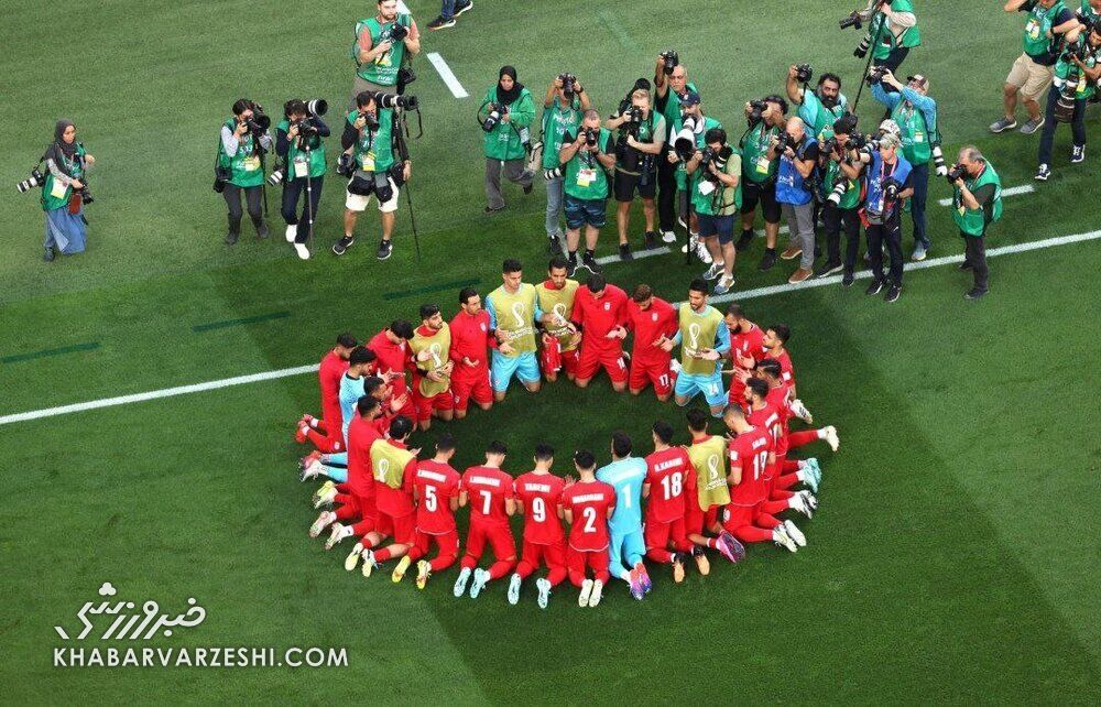 عکس| هجوم عکاسان  جام جهانی برای ثبت اقدام دسته جمعی بازیکنان ایران/ تصویر شاگردان کی روش خبرساز شد