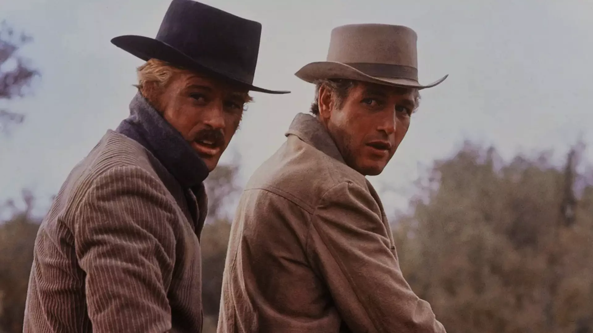 پل نیومن در حال نگاه کردن در فیلم  Butch Cassidy And Sundance Kid