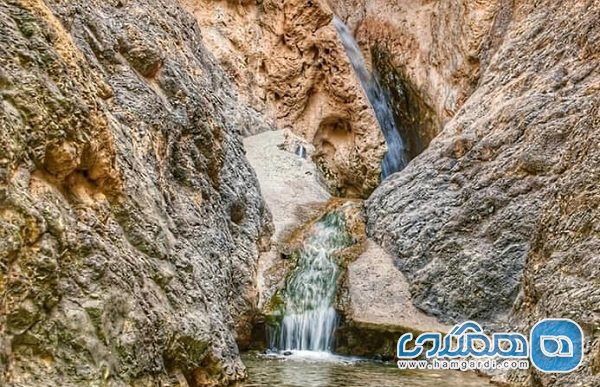 آبشار گیوک یکی از جاذبه های طبیعی خراسان جنوبی به شمار می رود