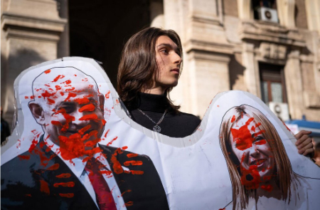 عکسهای جالب,عکسهای جذاب,تظاهرات اعتراضی دانشجویان ایتالیایی علیه سیاست های دولت راستگرای ایتالیا به ویژه در حمایت از کشتار مردم غزه  